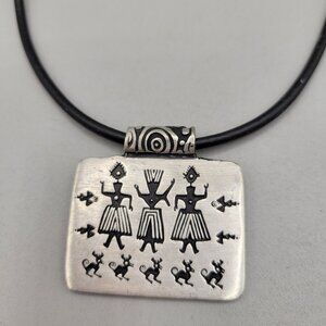 Vintage Urban Fetishes Necklace With Tribal Pendant